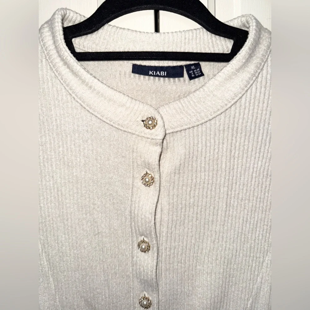 White Button-Up Ribbed Sweater - Picture 2 of 3